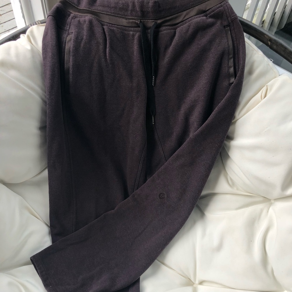 Lululemon brown sweatpants size 10